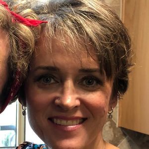 Meet your Posher, Leslie